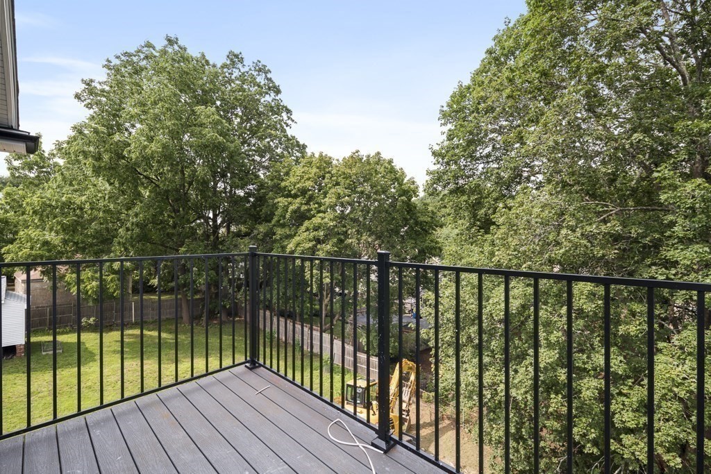 83 Glendower Rd # 2