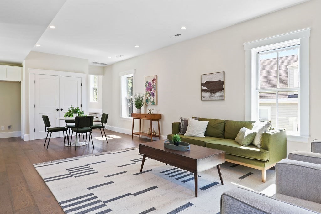 83 Glendower Rd # 2