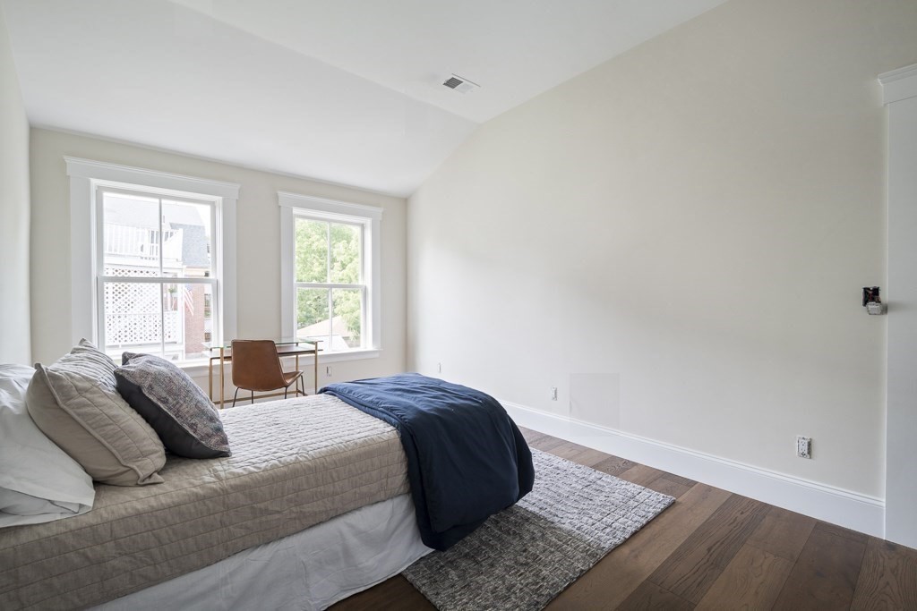 83 Glendower Rd # 2