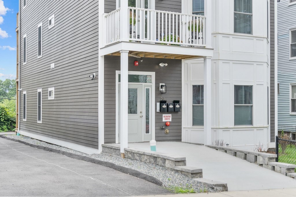 28 Browning Ave # 1