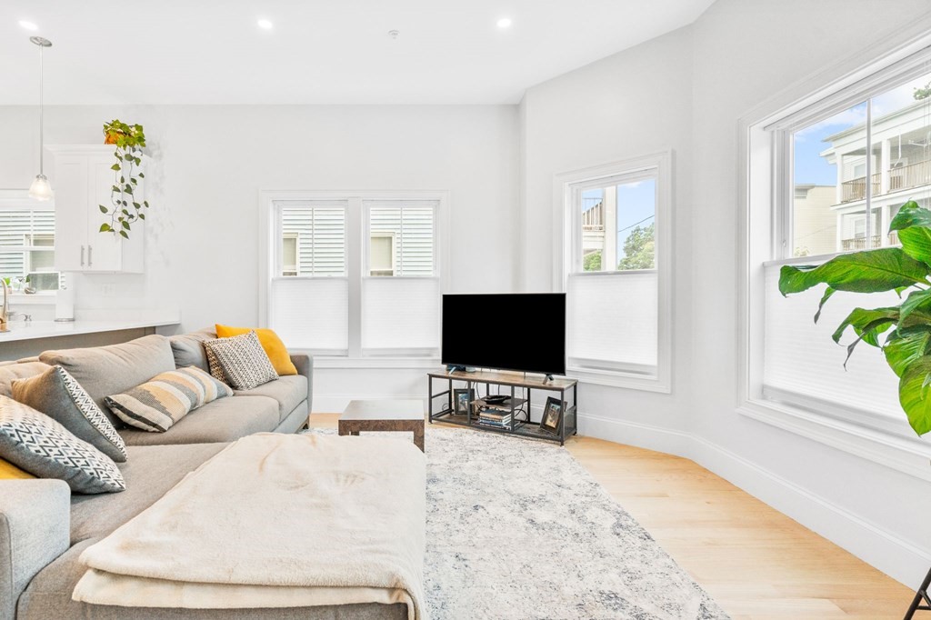 28 Browning Ave # 1