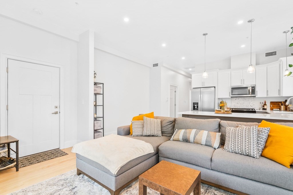 28 Browning Ave # 1