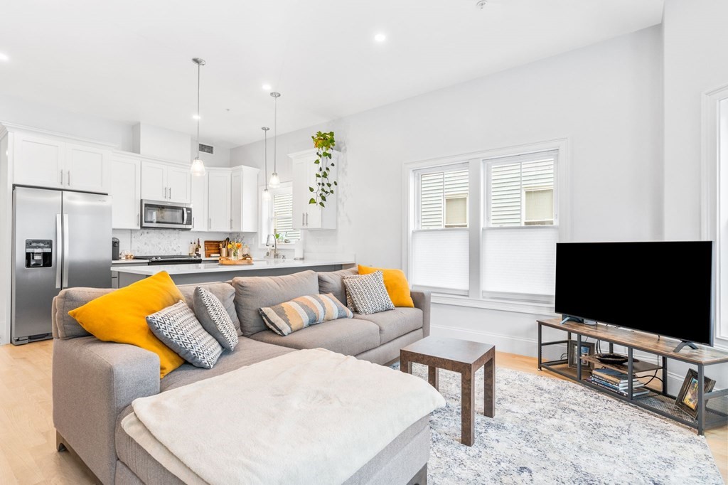 28 Browning Ave # 1