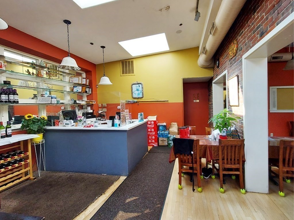 272 Main St