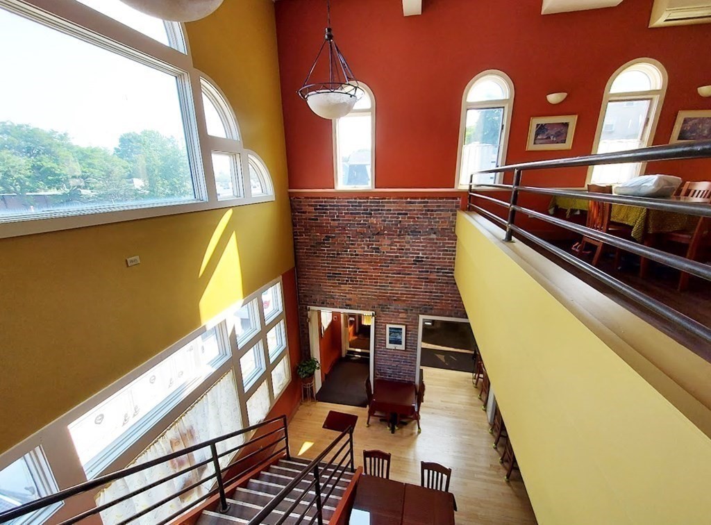 272 Main St