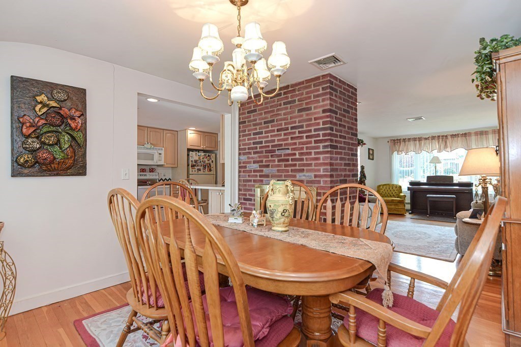 84 Plymouth Rd