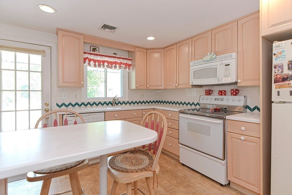 84 Plymouth Rd