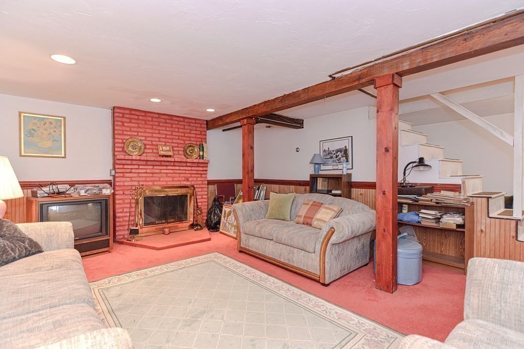 84 Plymouth Rd