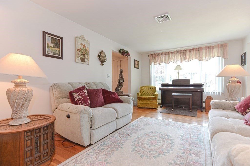 84 Plymouth Rd