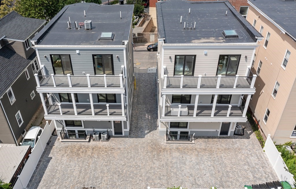 63-3 Merriam St # 3