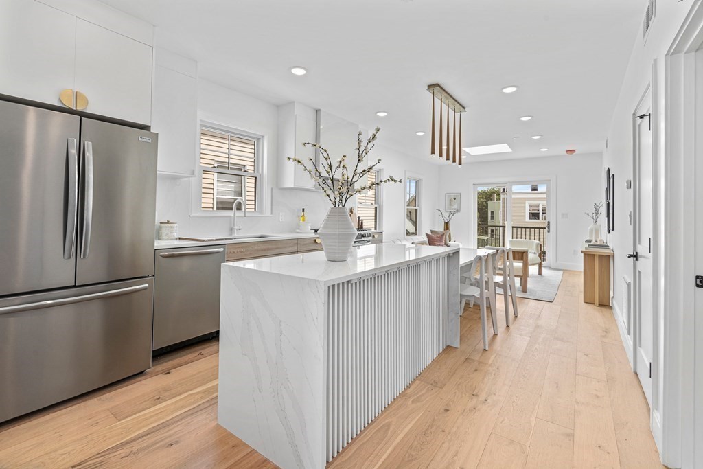 63-3 Merriam St # 3