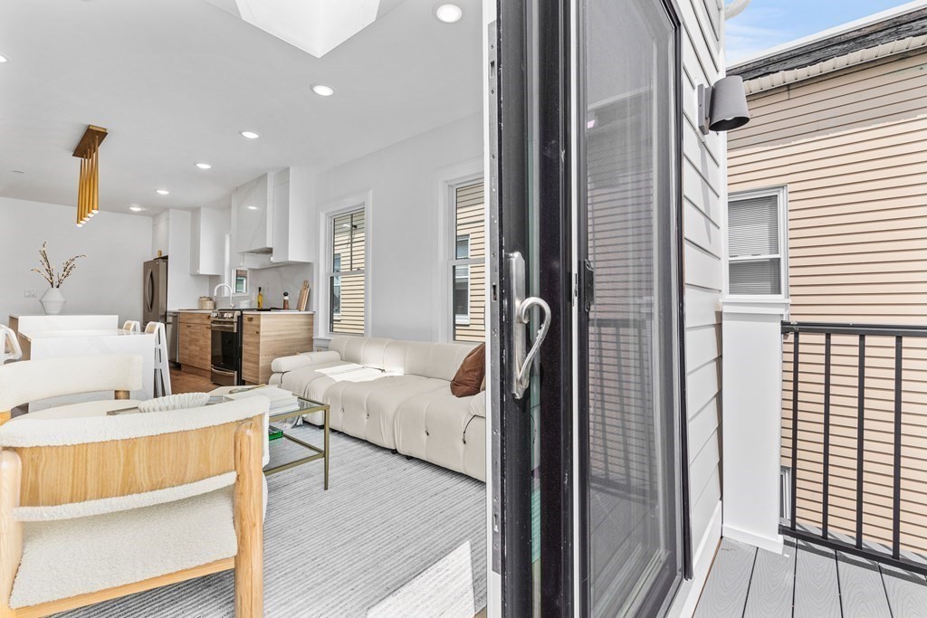 63-3 Merriam St # 3