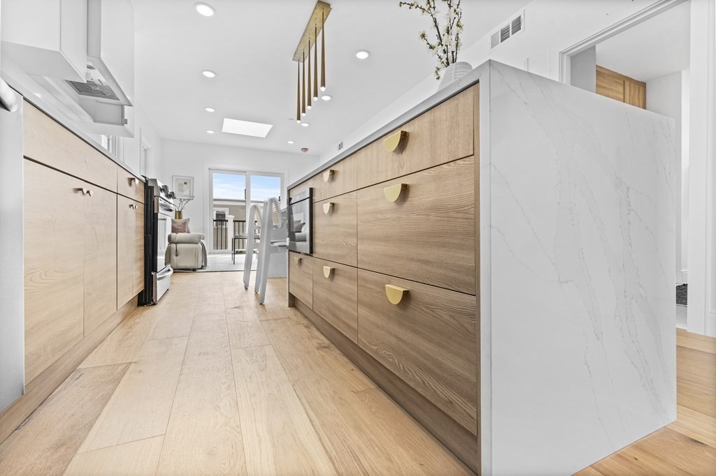 63-3 Merriam St # 3