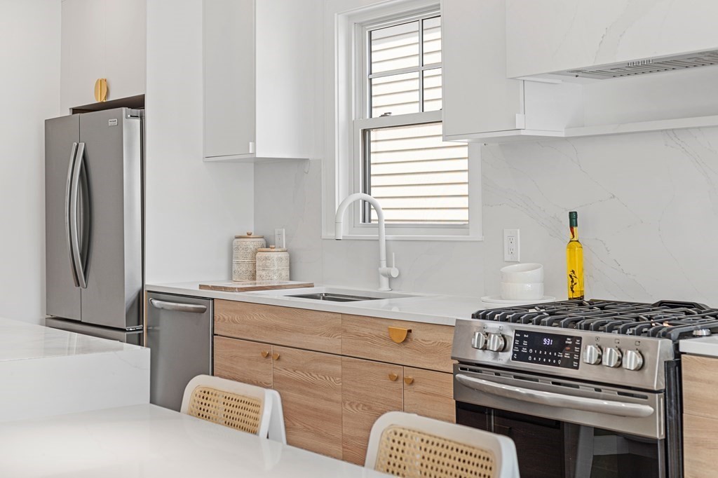 63-3 Merriam St # 3