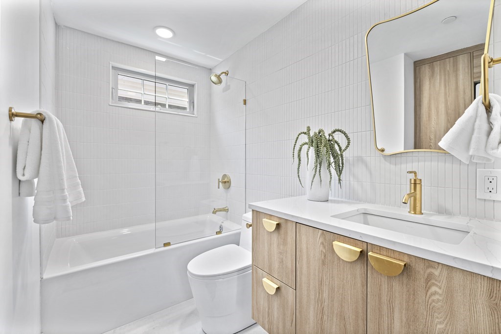 63-3 Merriam St # 3