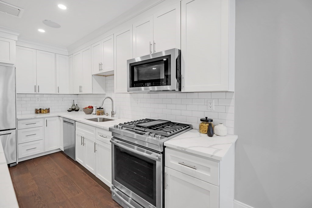 480 West Broadway # 201