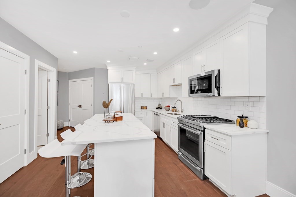 480 West Broadway # 201
