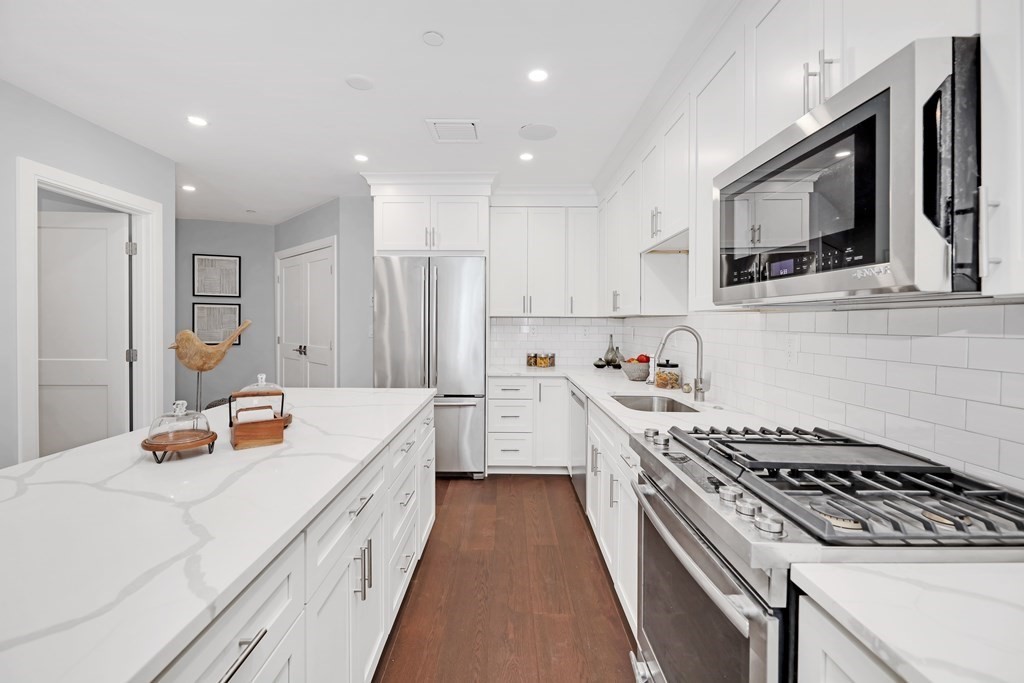 480 West Broadway # 201