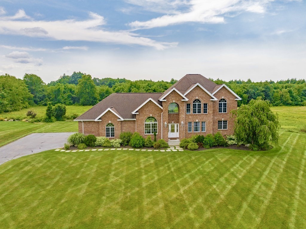 15 Wandering Meadows Ln
