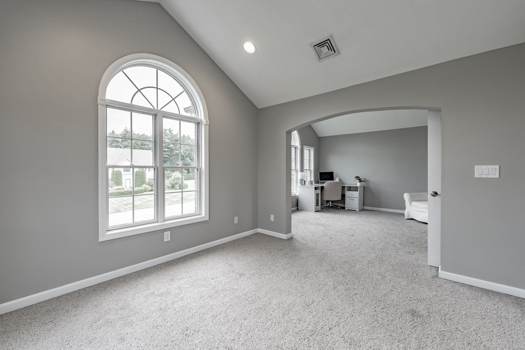 15 Wandering Meadows Ln