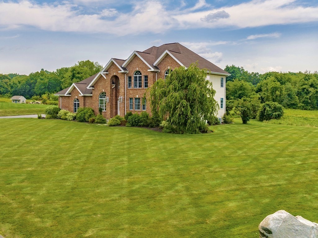 15 Wandering Meadows Ln