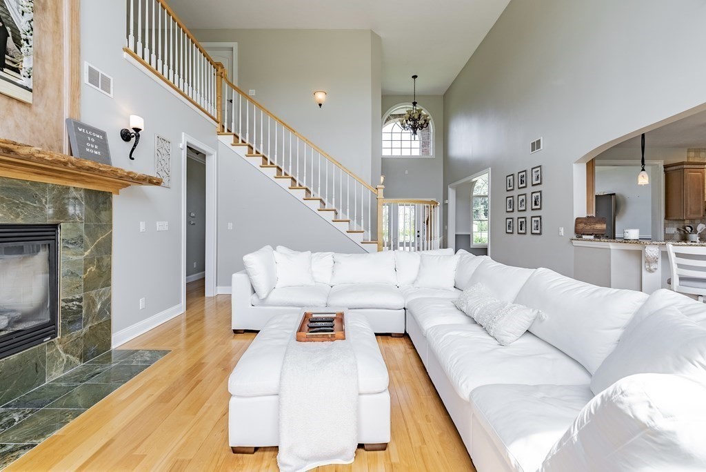 15 Wandering Meadows Ln