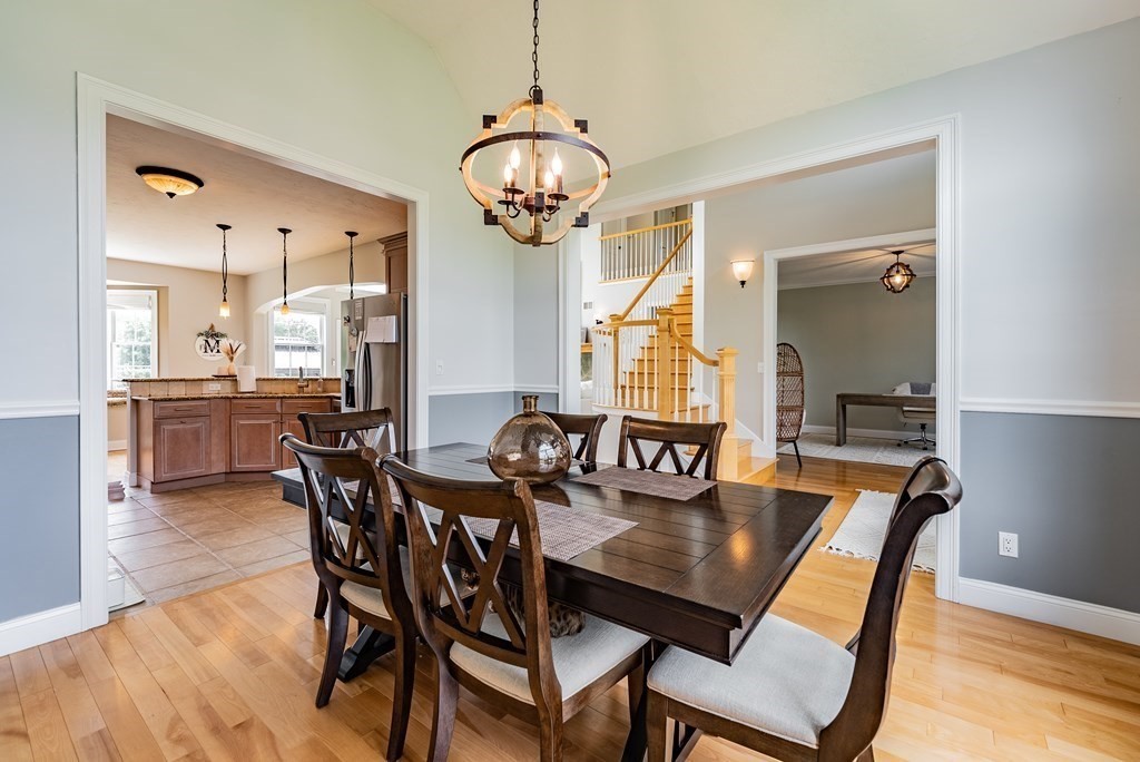 15 Wandering Meadows Ln