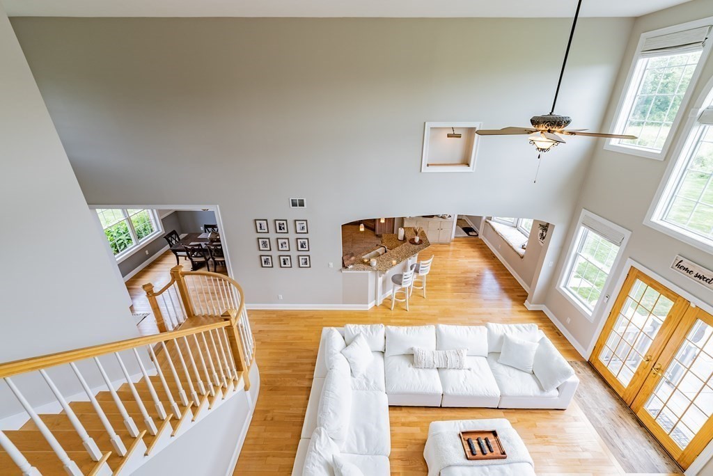15 Wandering Meadows Ln