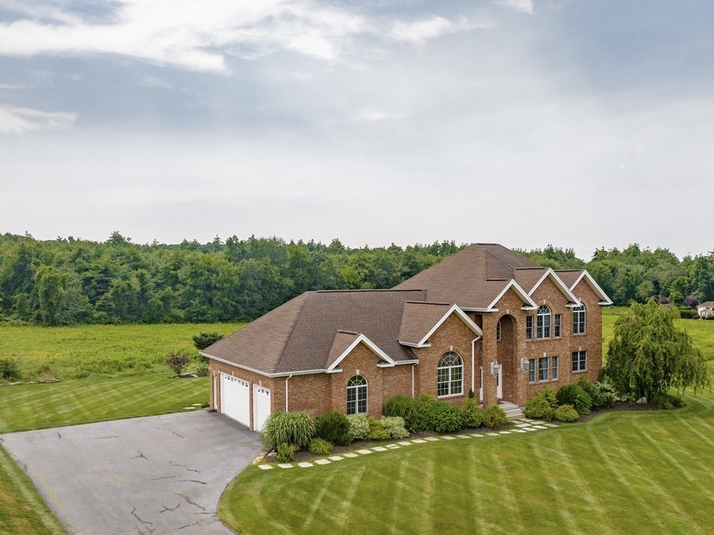 15 Wandering Meadows Ln