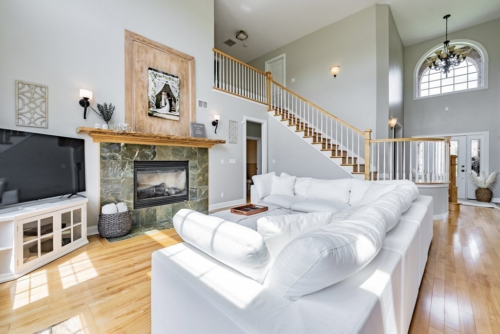 15 Wandering Meadows Ln