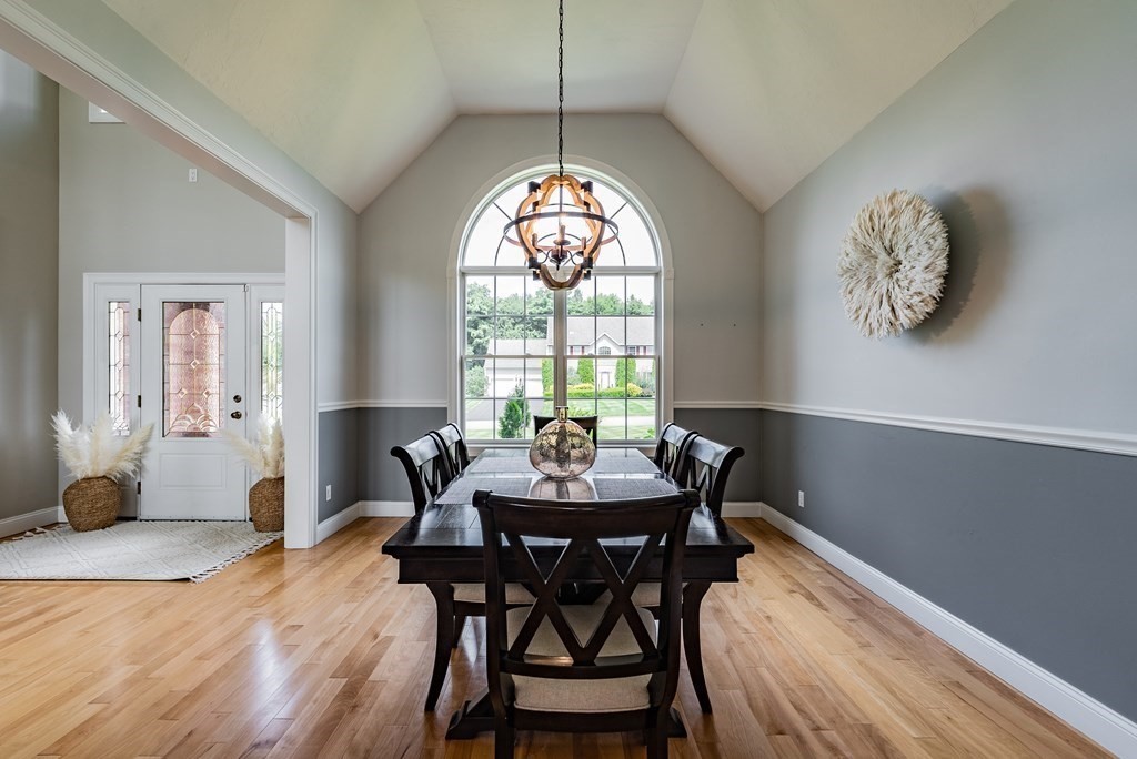 15 Wandering Meadows Ln