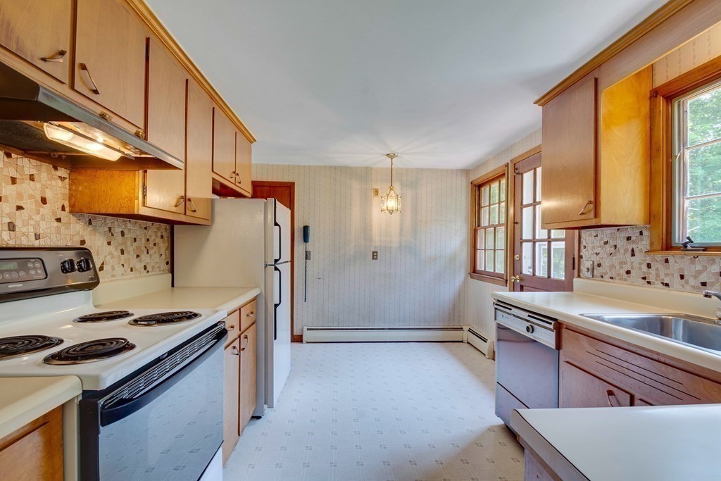 3 Brookside Circle