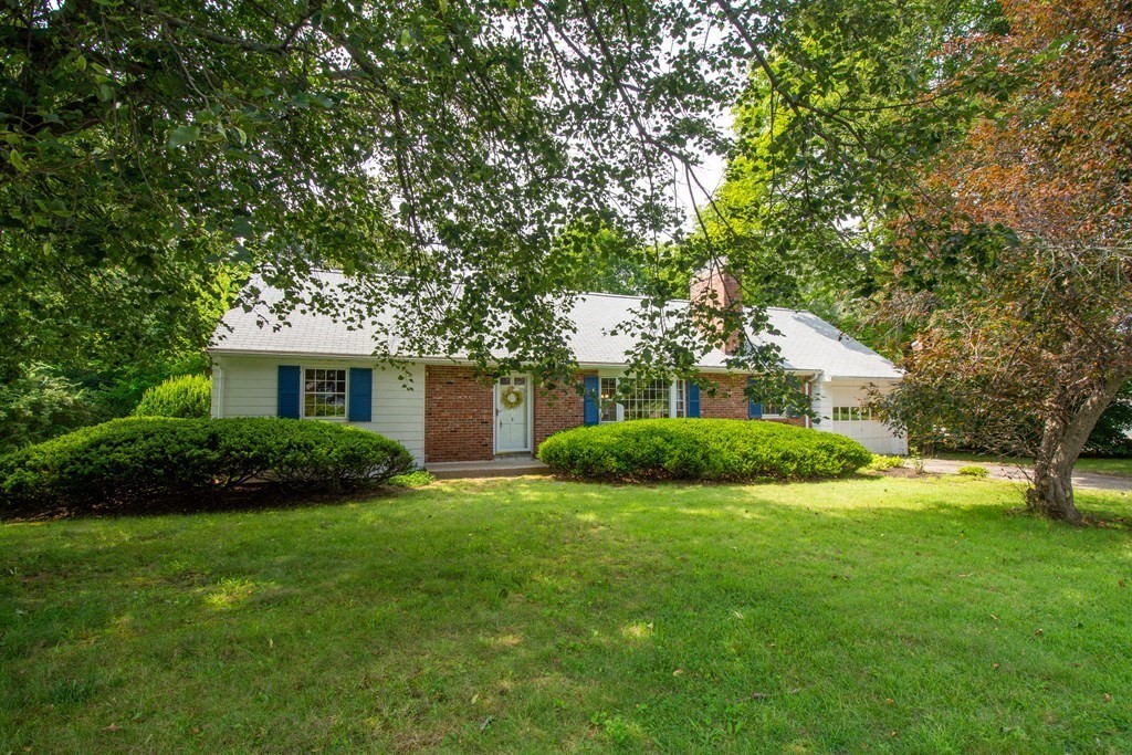 3 Brookside Circle