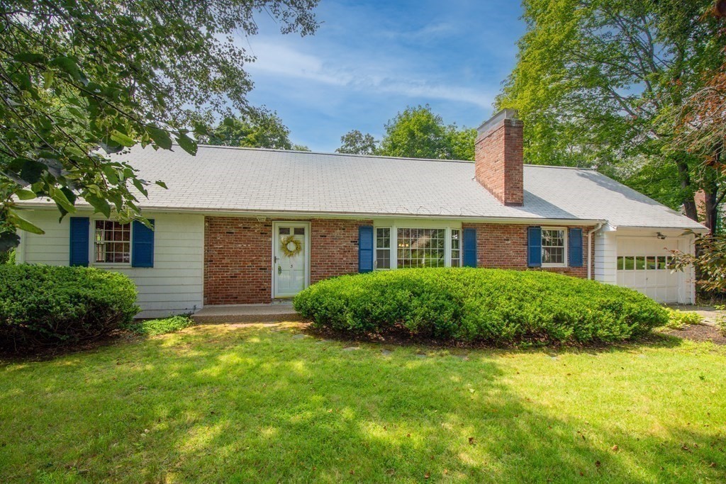3 Brookside Circle