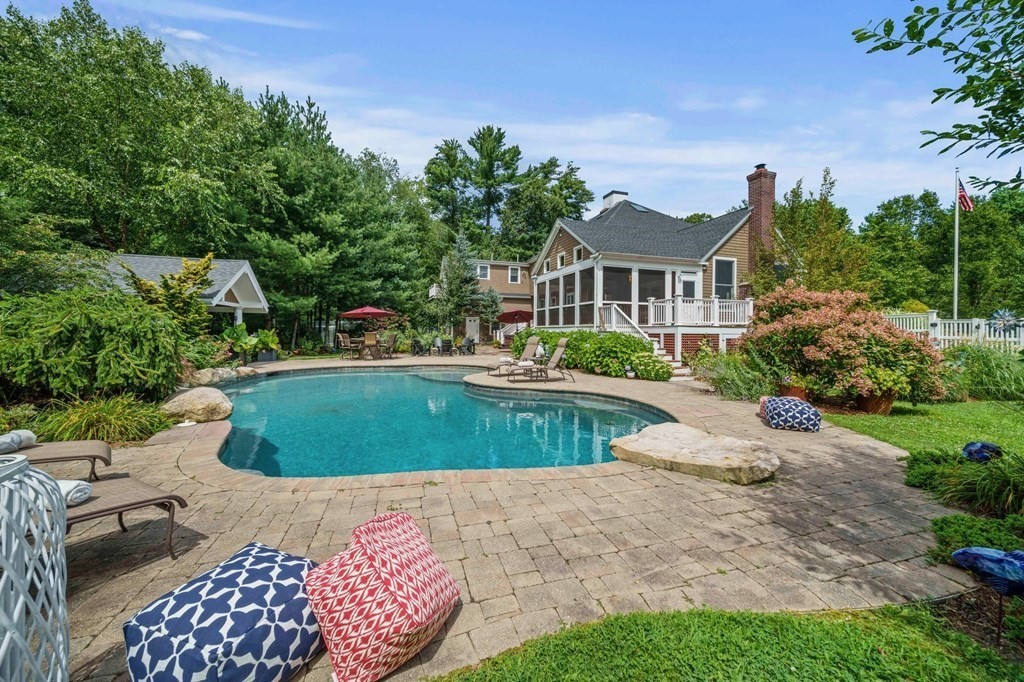 171 River Rd
