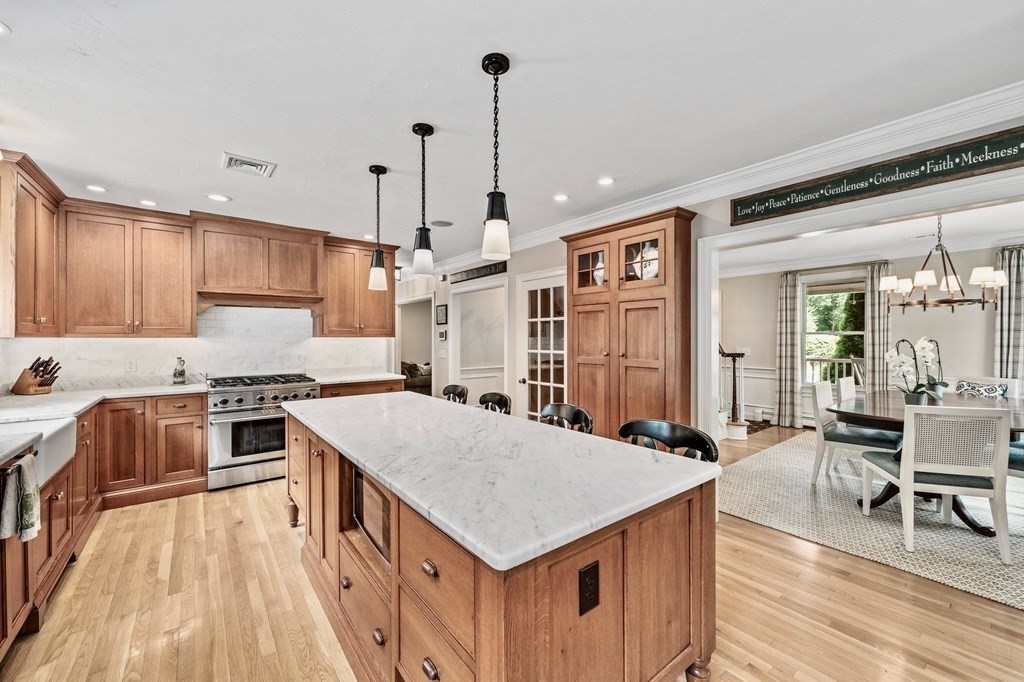 171 River Rd