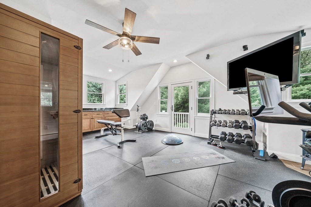 171 River Rd