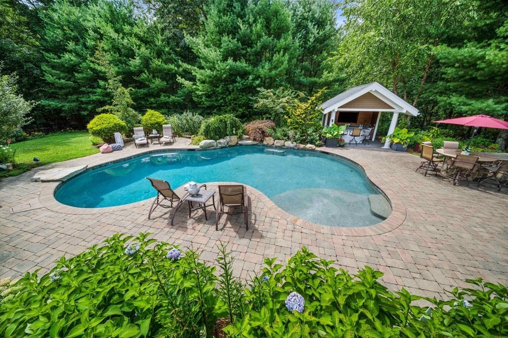 171 River Rd