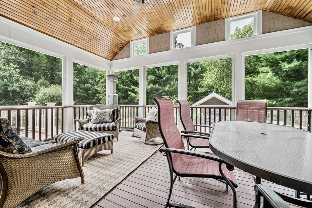 171 River Rd