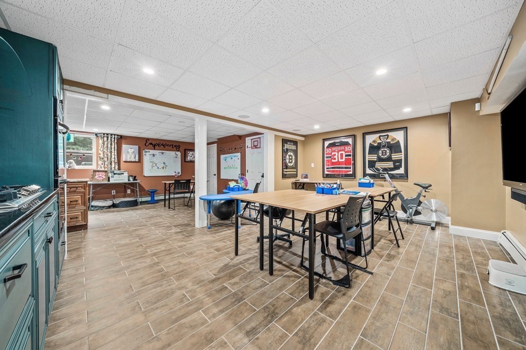 171 River Rd