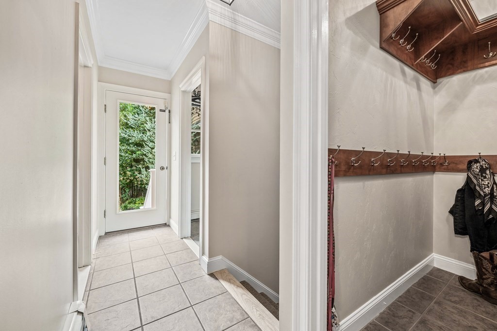 171 River Rd