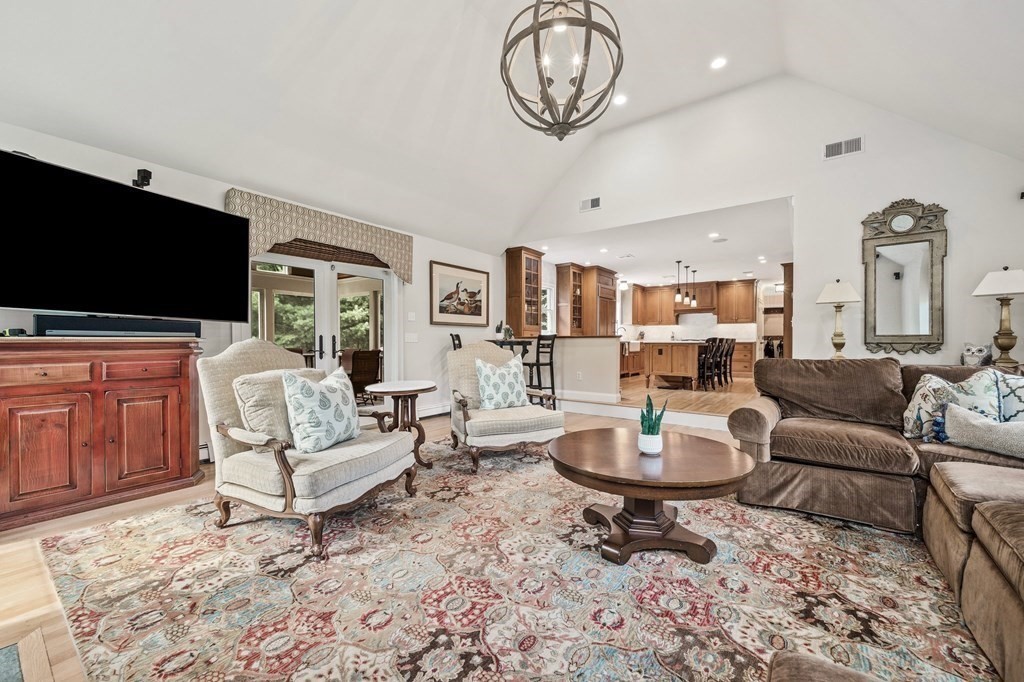 171 River Rd