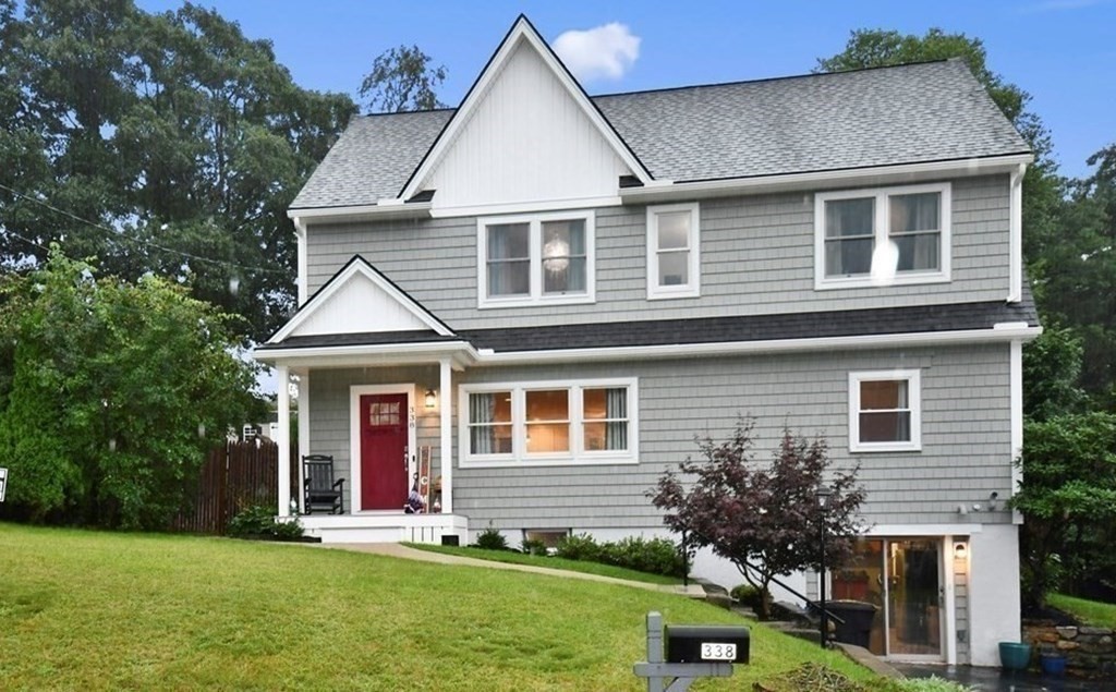338 Russell St