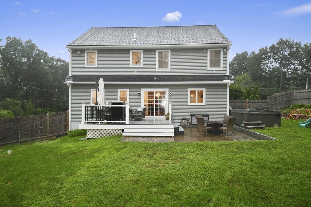 338 Russell St