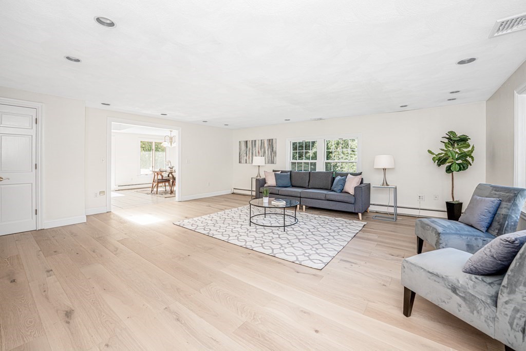 48 Bogle St