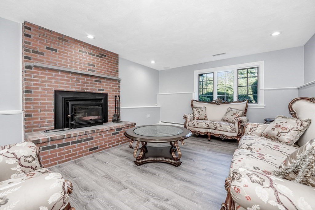 48 Bogle St