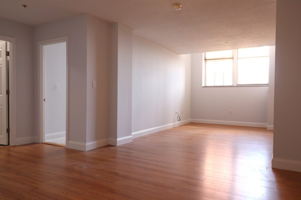 200 Market # 3411