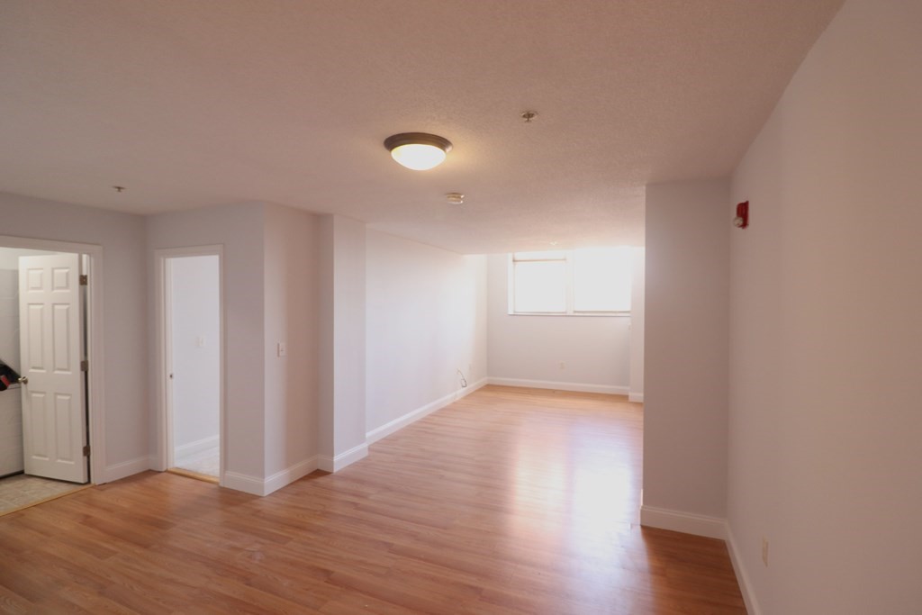 200 Market # 3411