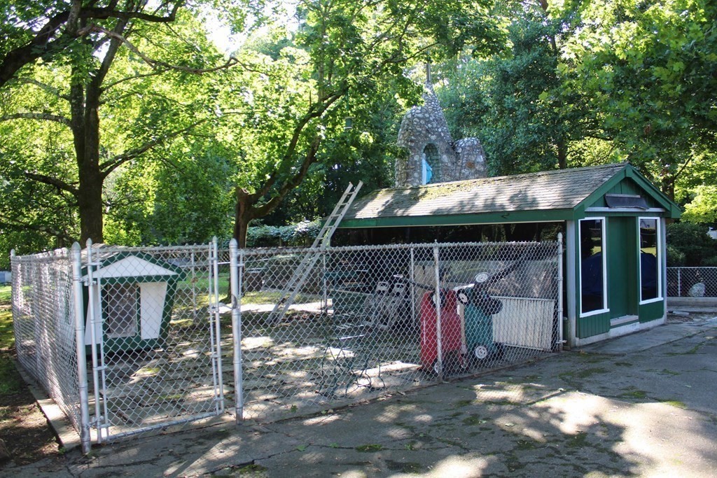 84 Crapo St