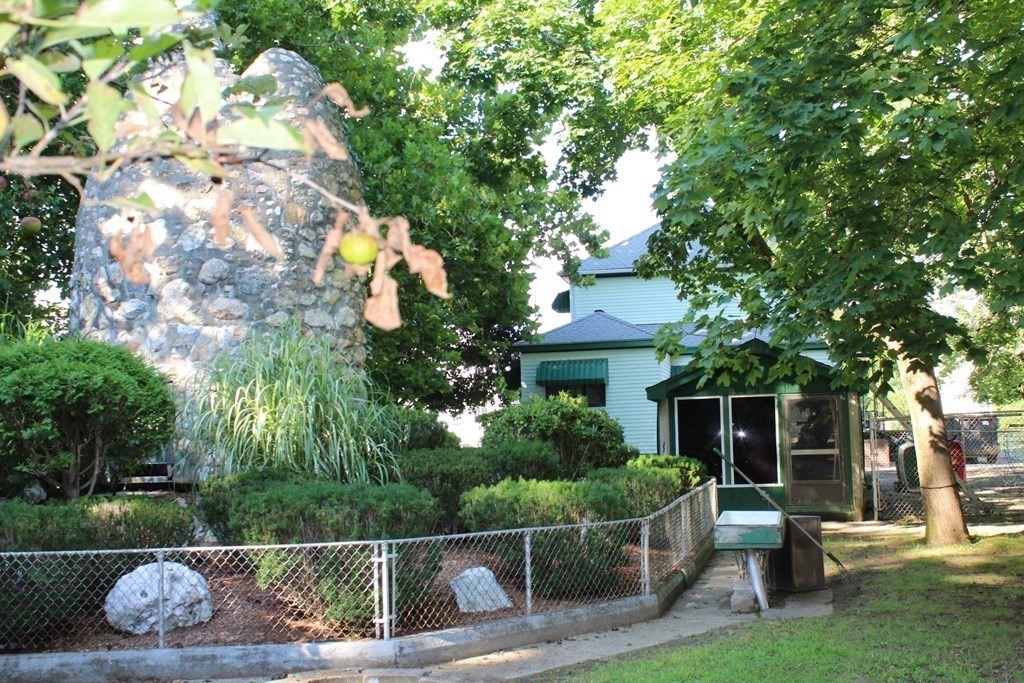 84 Crapo St